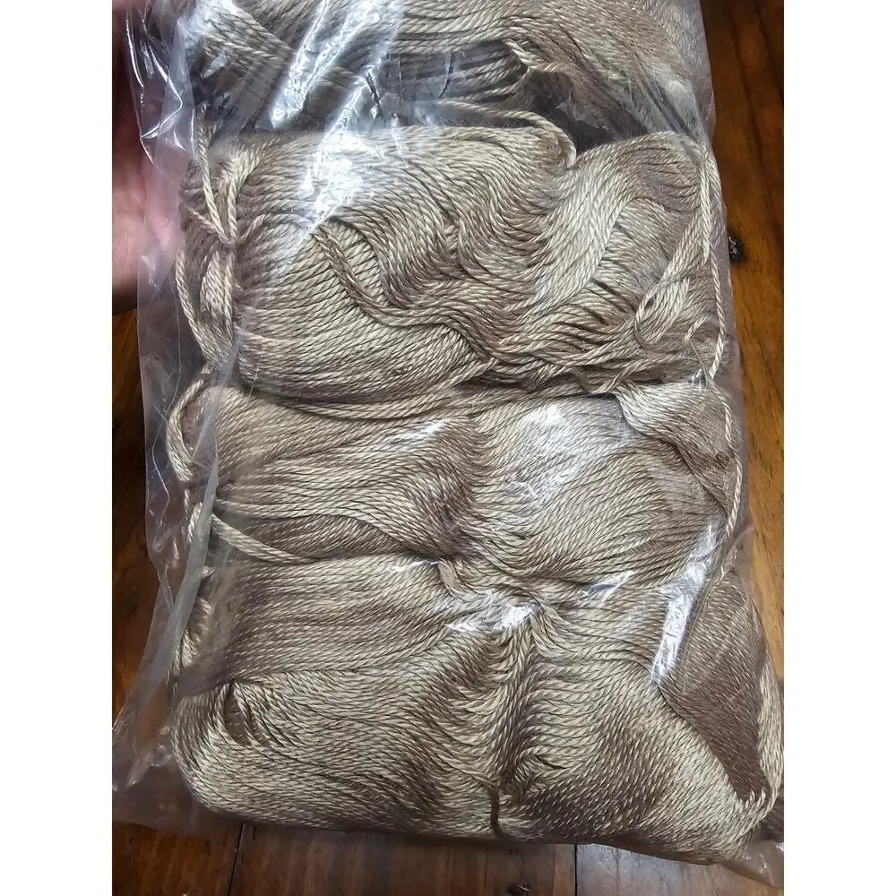 Studio samples‎ by Nicole  yarn 4 Skeins new in bag 1LB
